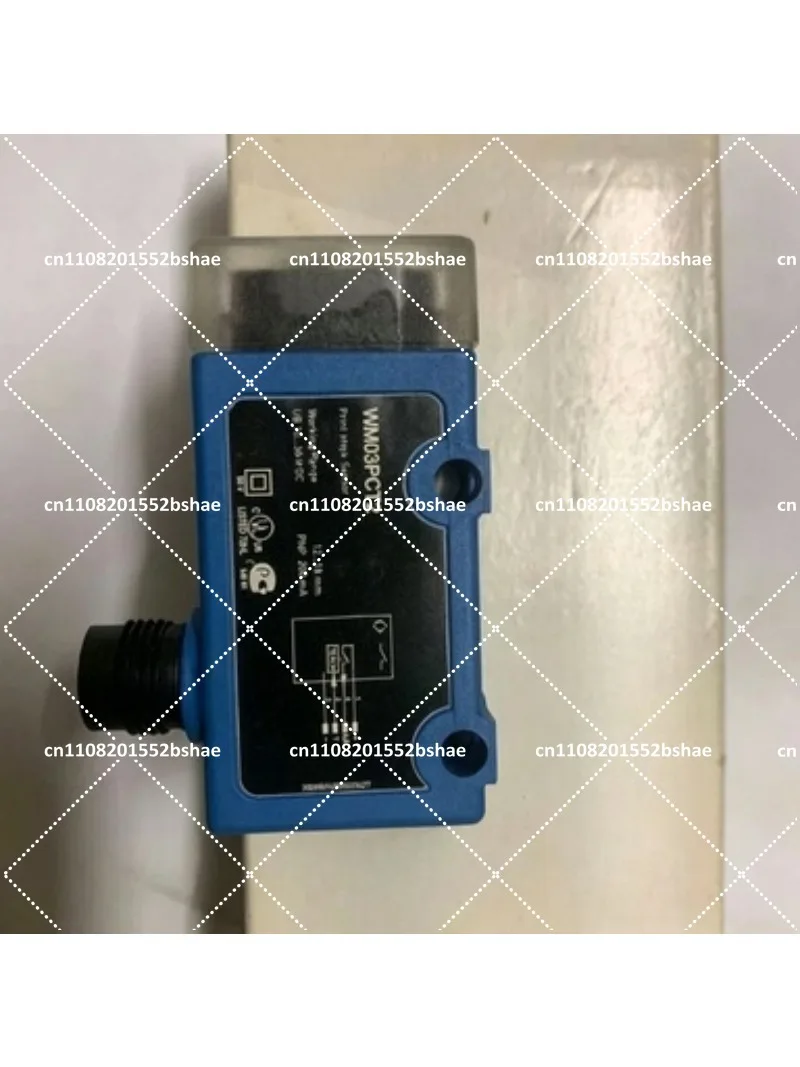 Print Mark Sensor, 12-18mm Range 1.5x2.5mm Spot PNP M12 Connector 10-30V DC White Light