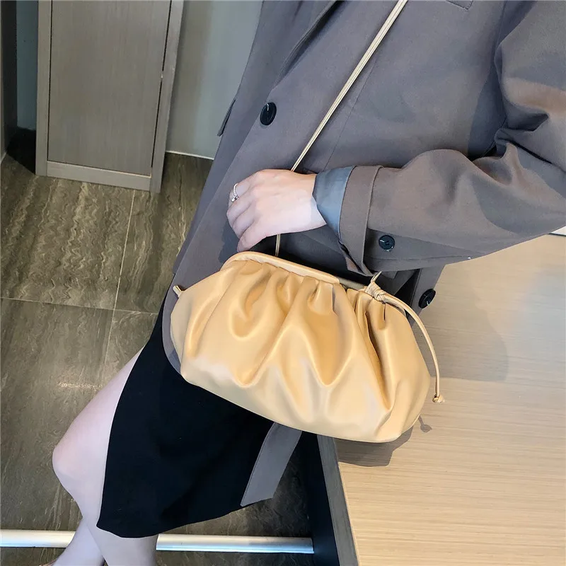 Fashion Women Shoulder Bag New Arrival Crossbody Bag Female Solid Color Pleated Design Ladies Bag Mini Zipper Cloud Bag For Girl