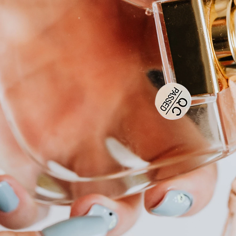 

1600 Pcs PASS Tag QC Passed Stickers Security Halloween Professional Approval Labels Pvc Self-adhesive Inventory