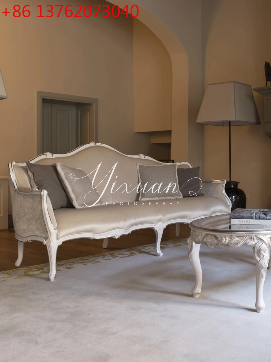 

Французский ретро-диван с резьбой по дереву и цветком, двойной диван