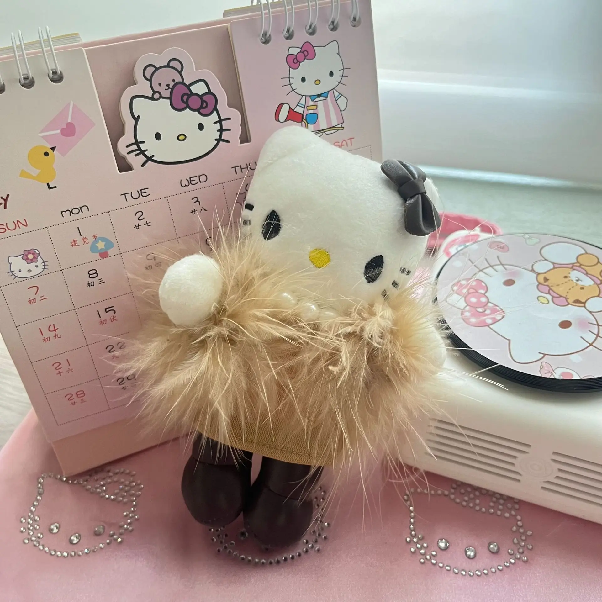 Kawaii Hello Kitty Cartoon piccola pelliccia profumata KT portachiavi in peluche Anime Sanrio ragazza cuore carino peluche zaino ciondolo regali