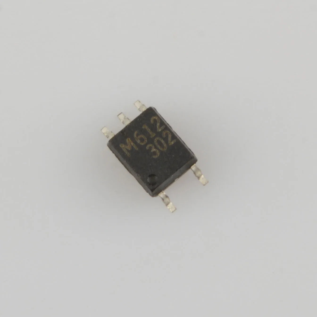 10pcs HCPL-M612 SOP-5 High Speed Logic Output Optocoupler 10MBd Miniature Digital Isolator Photocoupler One-Stop BOM Service