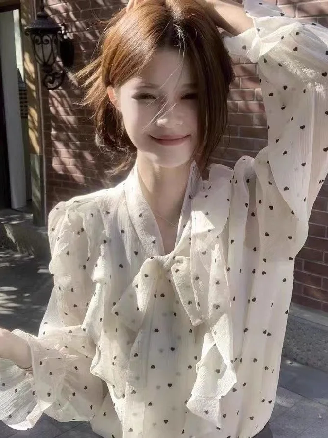 

Ele Polka Dot irt Women's Loose Faion Spring 2026 Design Sense Ribbon Tie French Sle Knitted Long Sve Blouse