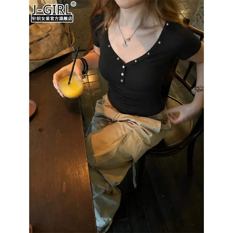 Women's V-neck Short Sleeve T-shirt Slim Fit with Star Studded Detail Casual Summer Tops