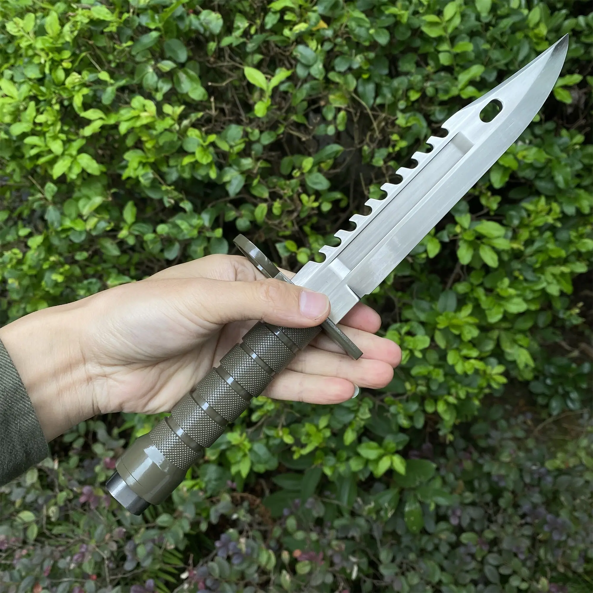 32cm Resident Game Peripheral Evil M9 Knife Model Personalized Desktop Ornament Unsharpened Zinc Alloy Cosplay Prop Gifts