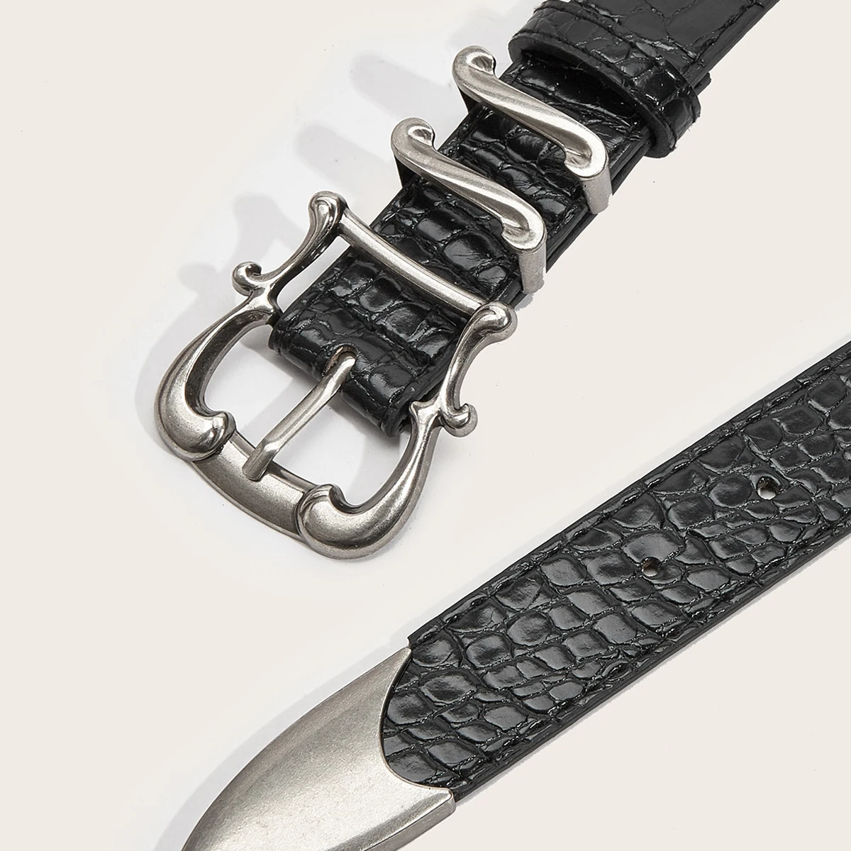 Hochwertiger Luxus-Designer-Gürtel mit Krokodilmuster in Rot für Damen, neue Mode, schwarzer Nischen-Gürtel für Röcke und Jeans, Punk-Accessoires. – Detail 9