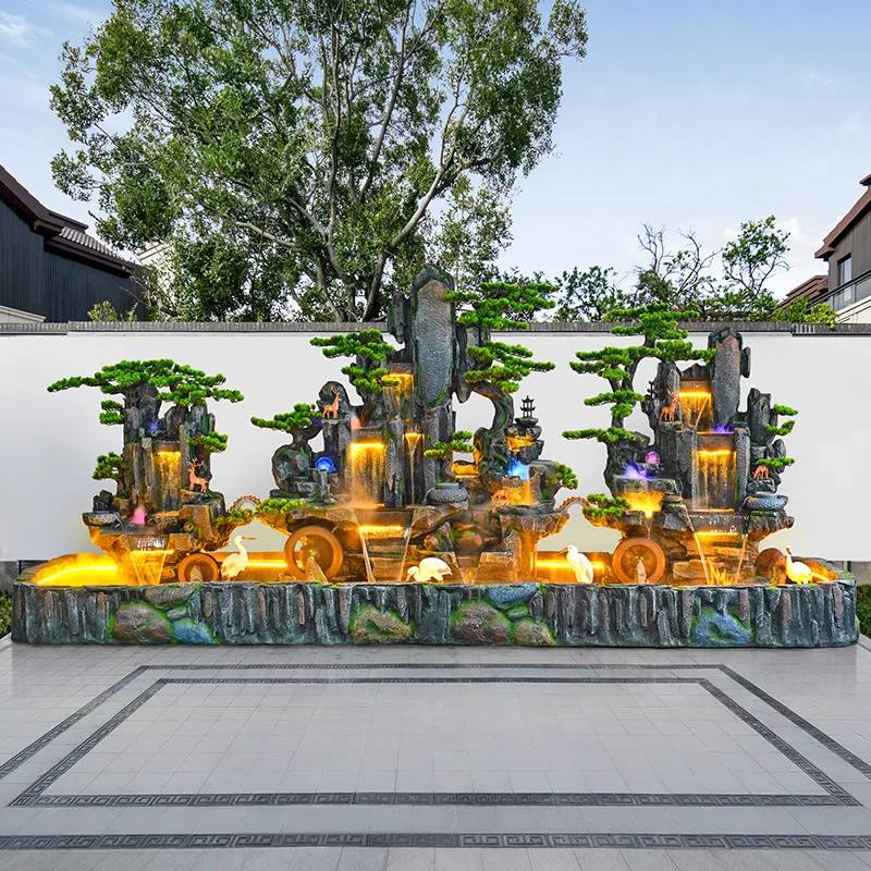 

Каменный павильон в китайском стиле с прудом для рыб, имитация высоких гор и текущей воды, фонтан-колесо фэн-шуй для входа на территорию.