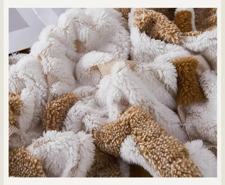 

Autumn Winter Warmth Skin Friendly Artificial Lambswool Blanket Keep Warm Comfortable Jacquard Queen King Size Blanket Comforter