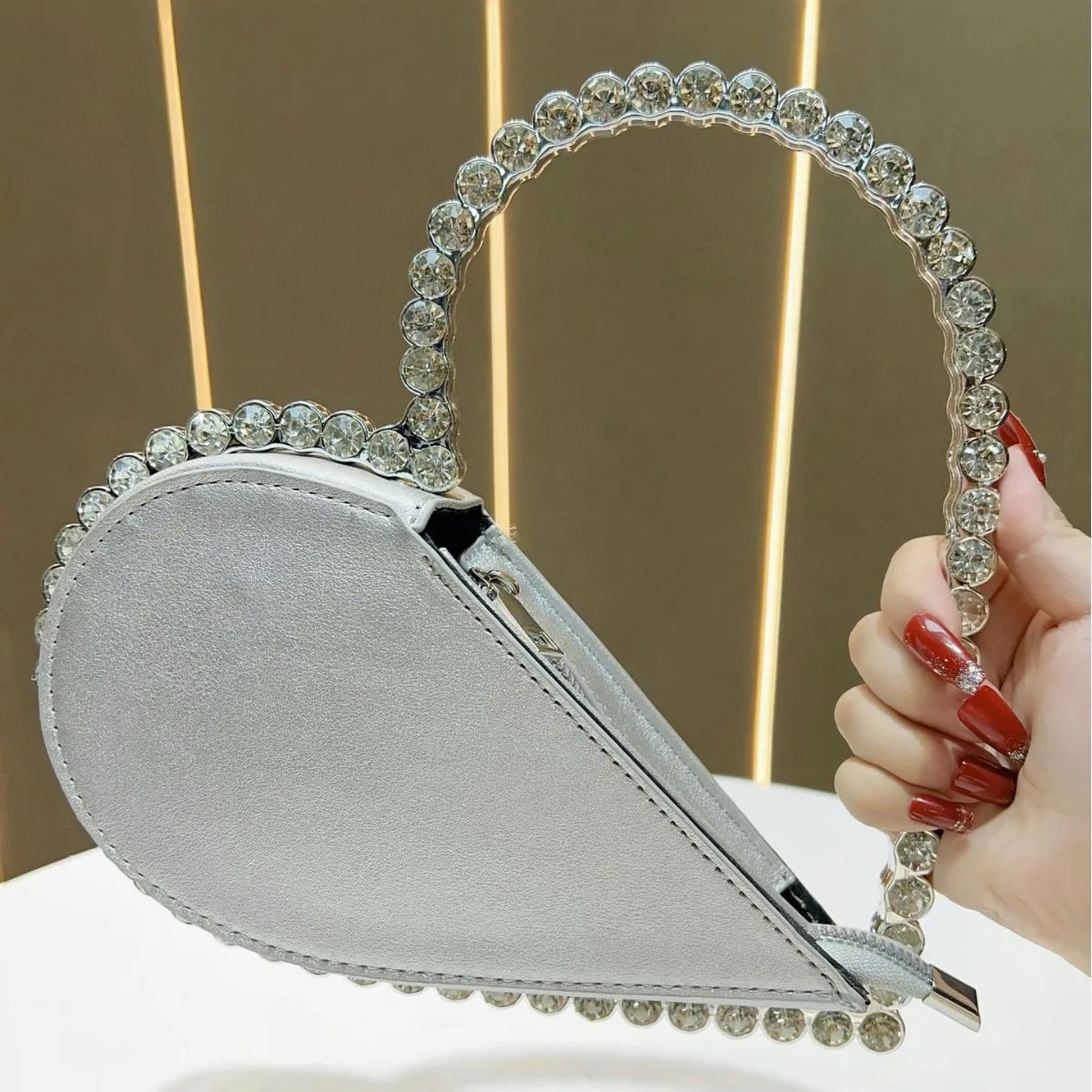 

Сумка-клатч Bloomsteps2025 Весна/Лето в форме сердца со стразами, элегантная женская вечерняя сумка, сумочка