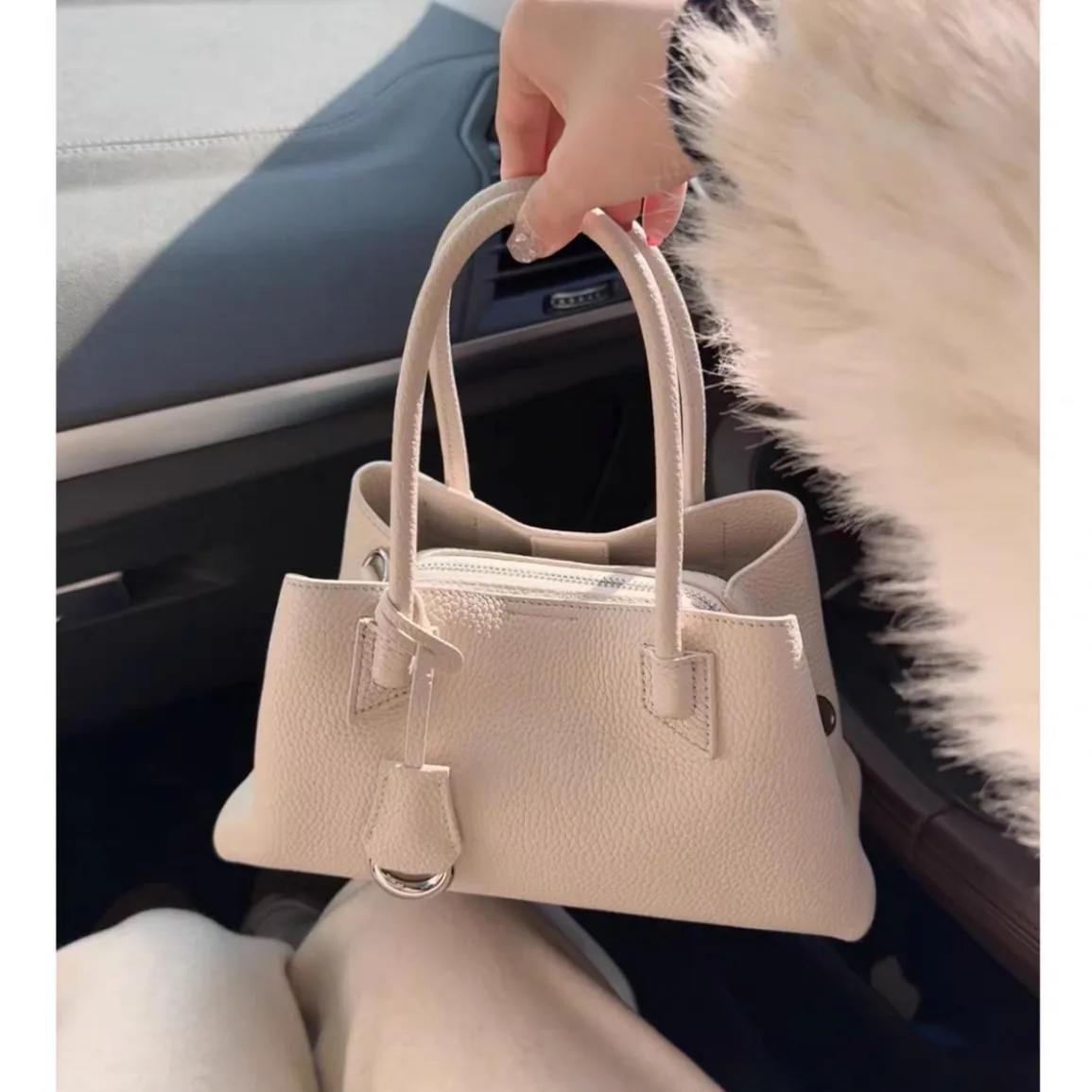 New Genuine Leather Women Pillow-shaped Handbag Fashion Versatile Commuter Shoulder Bag Senior Sense Top-grain Cowhide Women Bag