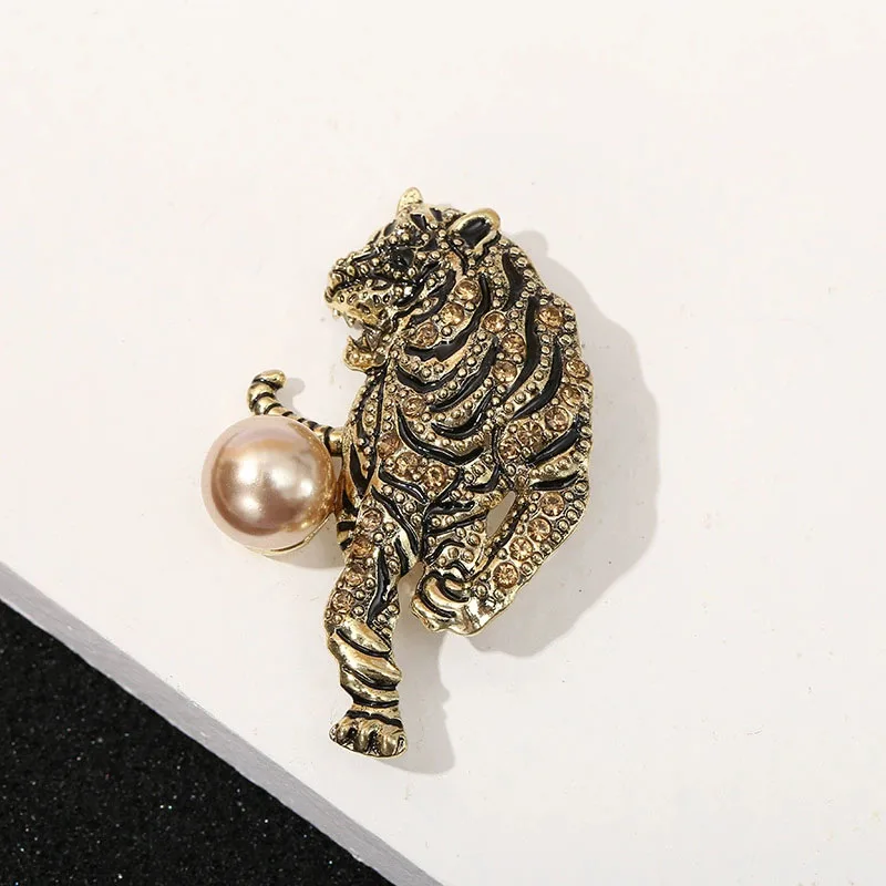 Neutral Style Big Tiger Head Brooch Pin Casual Fashion Jewelry Accessories Roaring Tiger Chest Pin Badge for Party Use