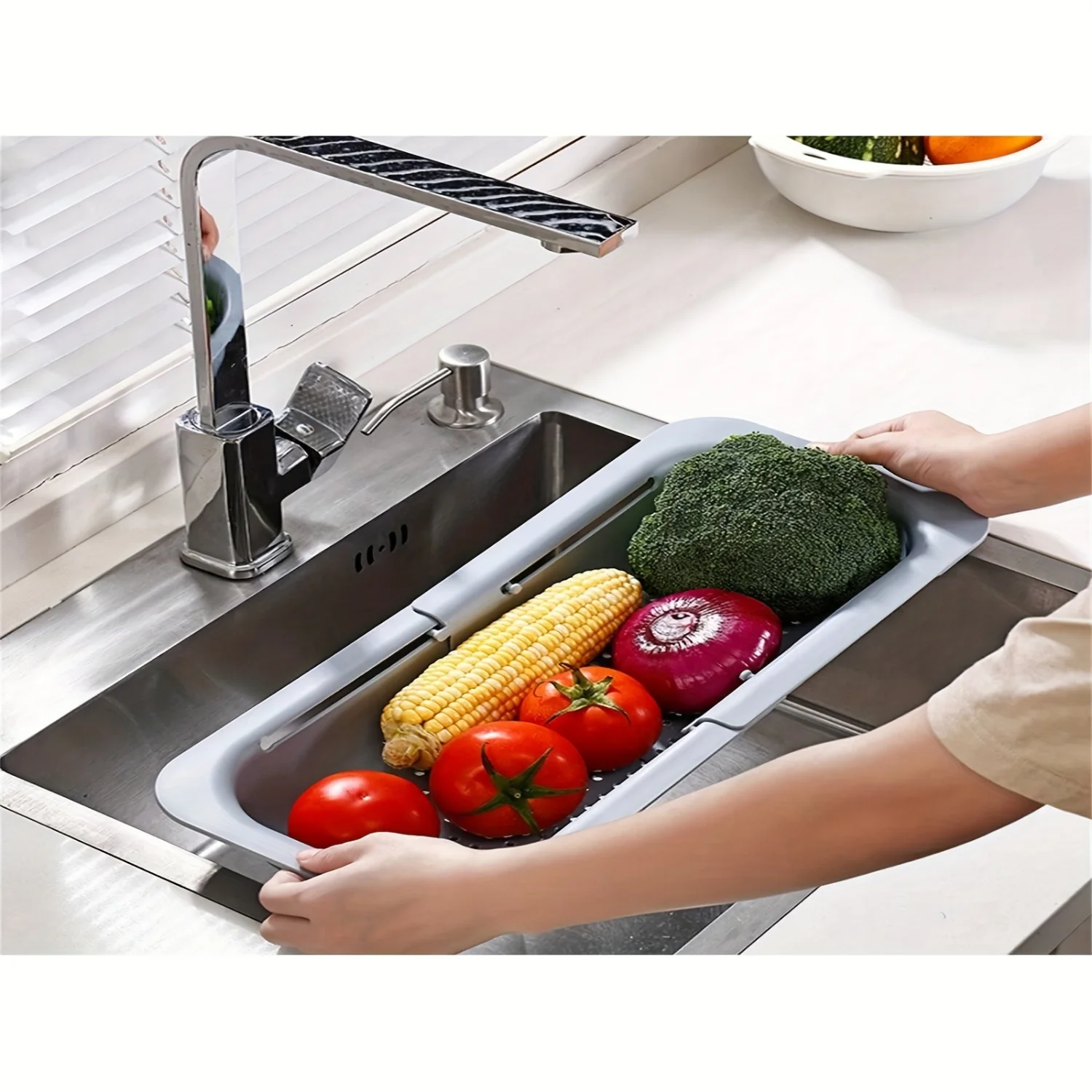 

2 PCS Kitchen Drain Baskets 13.58in/34.5cm x 7.87in/20cm, Telescopic Length Range 13.58in/34.5cm - 18.70in/47.5cm, Plastic , P