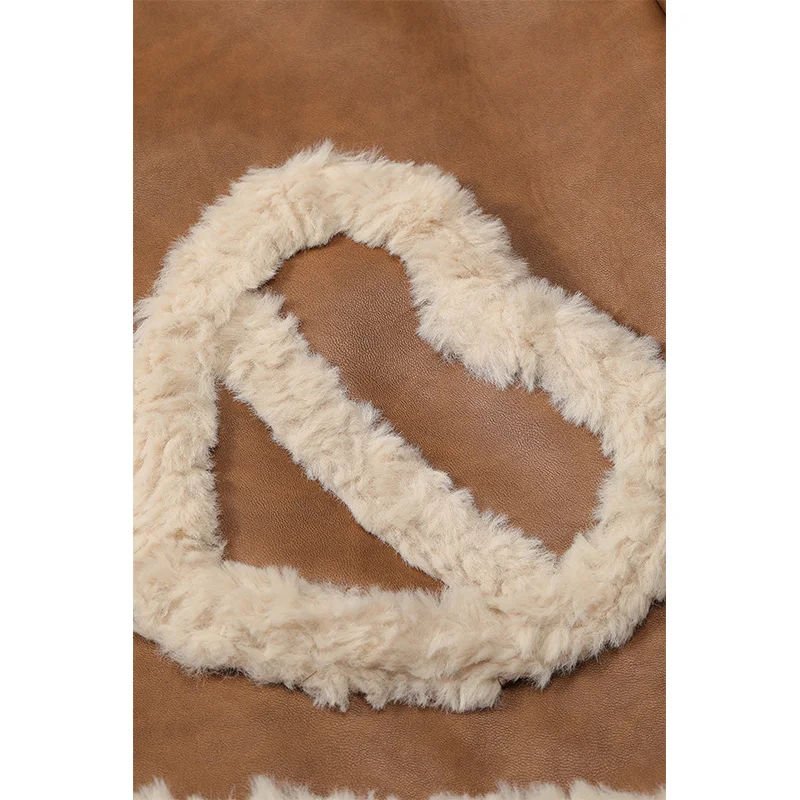 ELFSACK 2025 Winter New Arrivals Y2K Loose Plush Lapel 3D Heart Pocket Solid Coat For Women