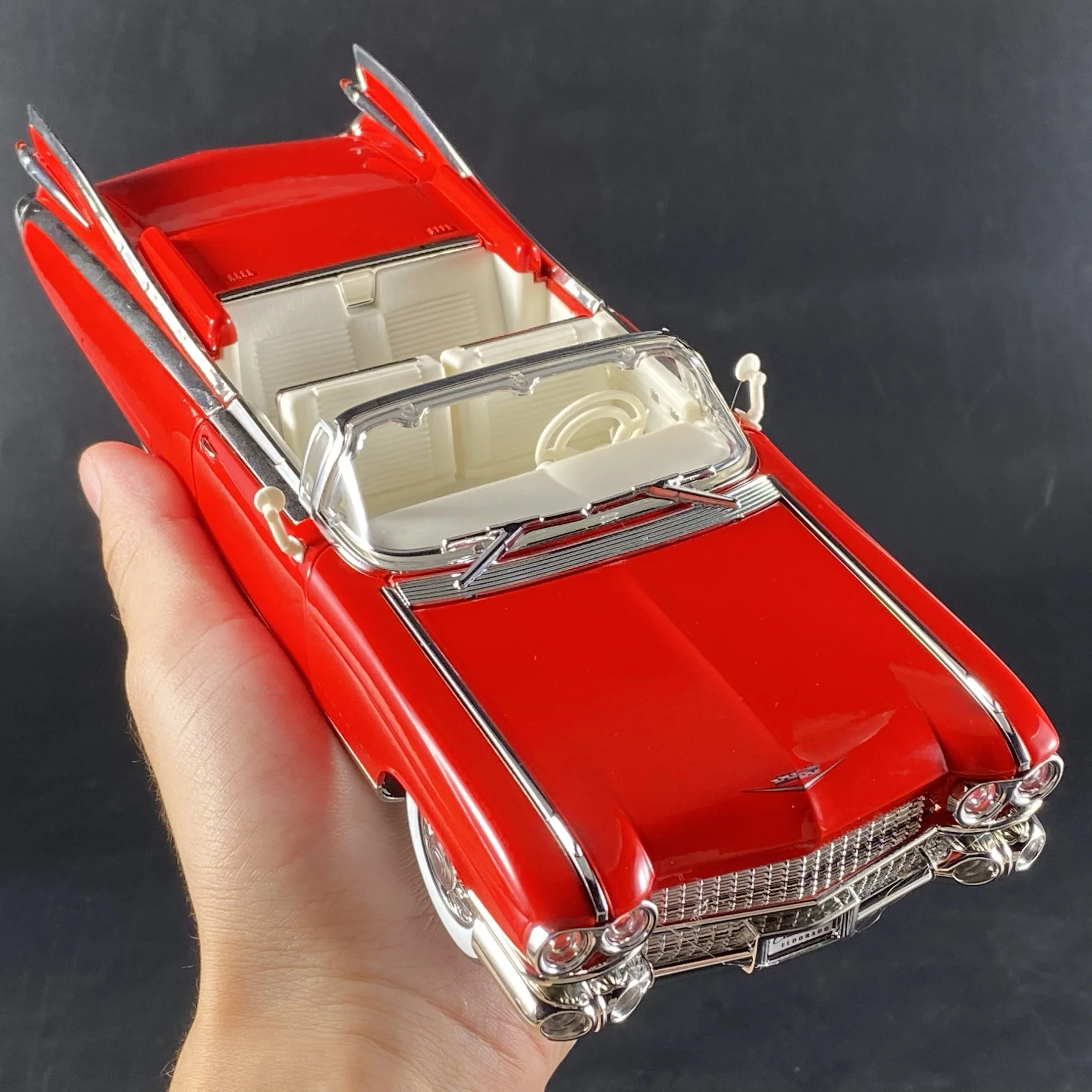 1:24 Cadillac Eldorado Biarritz 1959, серия 62, роскошный автомобиль из сплава, литая под давлением модель автомобиля, украшения для рабочего стола, украшения на день рождения