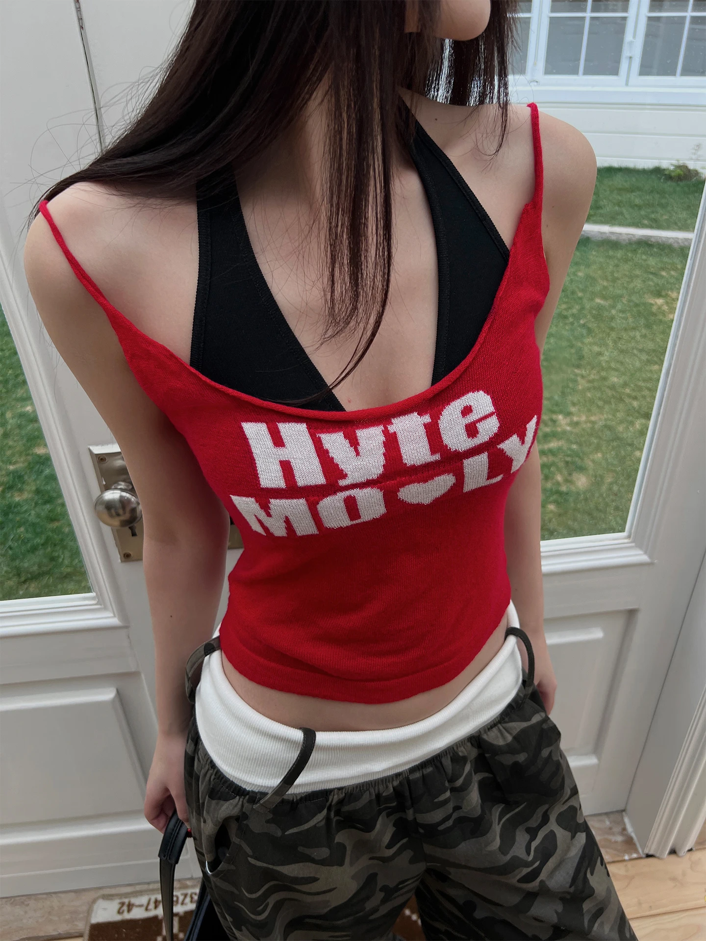 

HYTEMOLY Silk Wool Blend U-Neck Letter Embroidery Ultra-Thin Knitted Vest Women's Sleeveless Top Fashionable Slim Fit Design