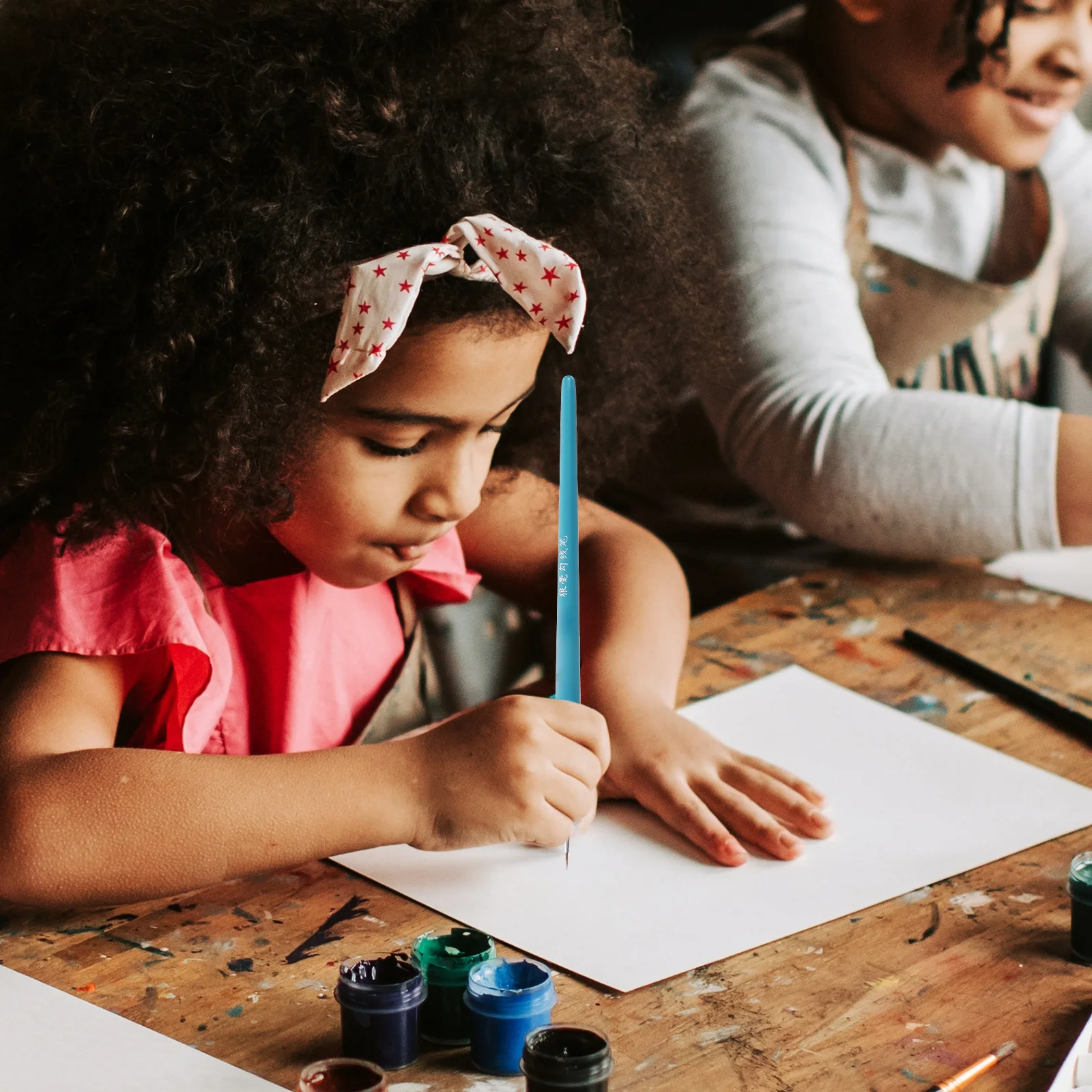 

6Pcs Fine Detailing Paint Brush Set Wolf Hair Tip Durable Long-Handled for Acrylic Watercolor Oil Miniature Painting