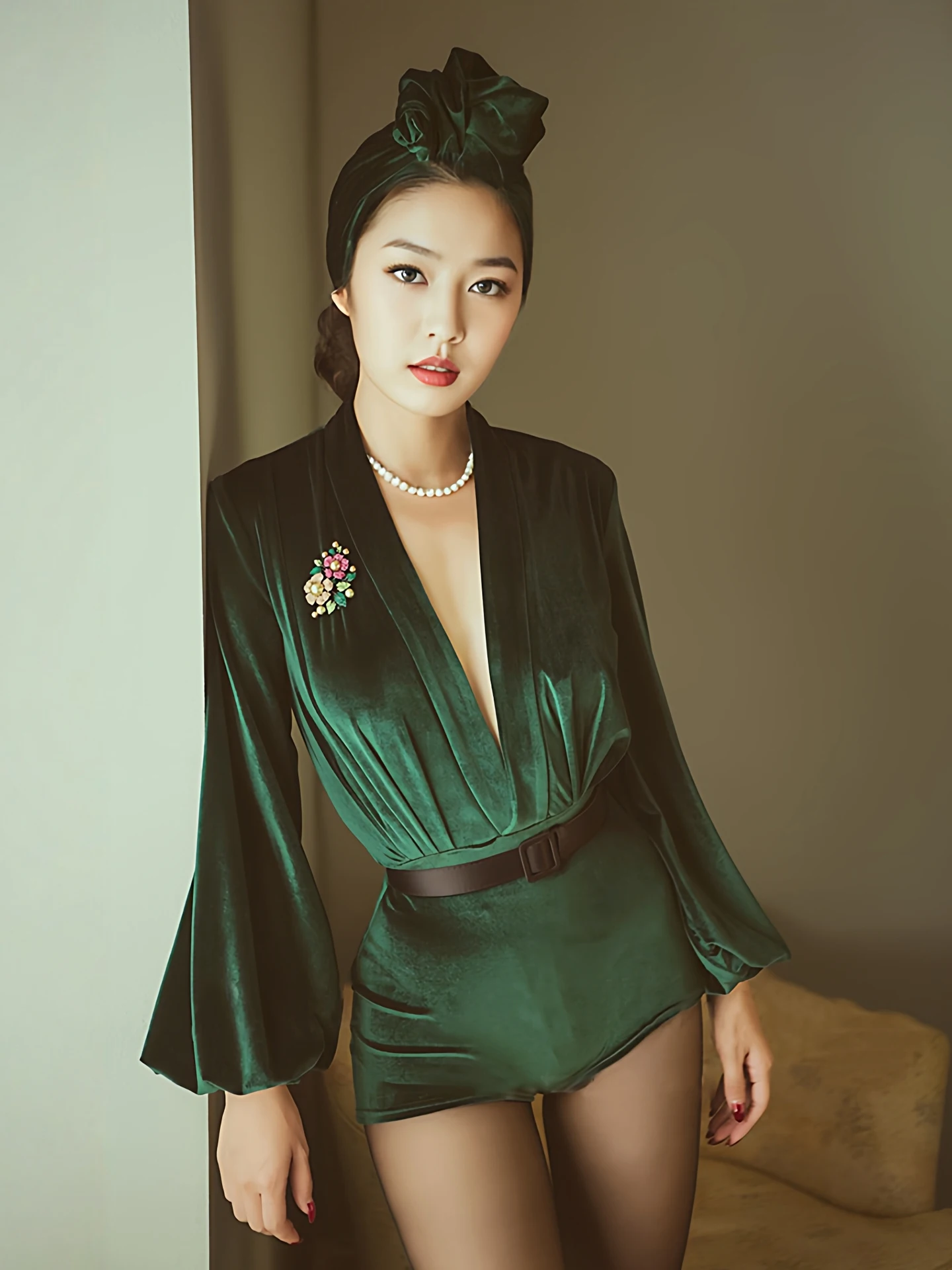 

Ele een Velvet Jumpsuit Women's Faionable High Waist Slim Fit V-Ne ort Pants Commute Sle Straight Leg Pants