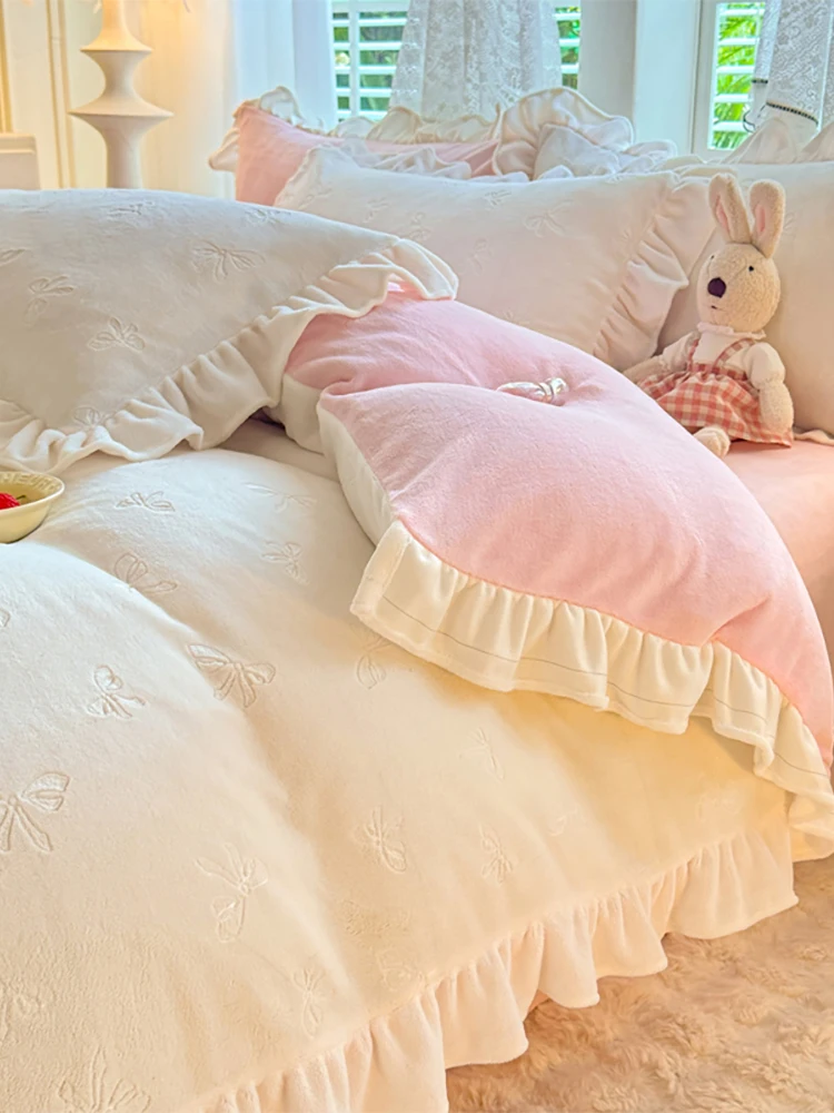 Romantic  Knot Carved Pattern Double-Sided Milk Velvet Bedding Set 4-Piece Winter Warmth for General Public Use