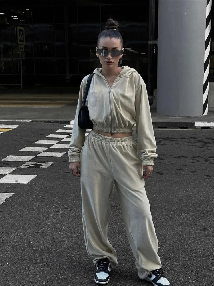 

Two-piece cross-border casual suit featuring a European and street style long-sleeved hooded cardigan and elastic trousers