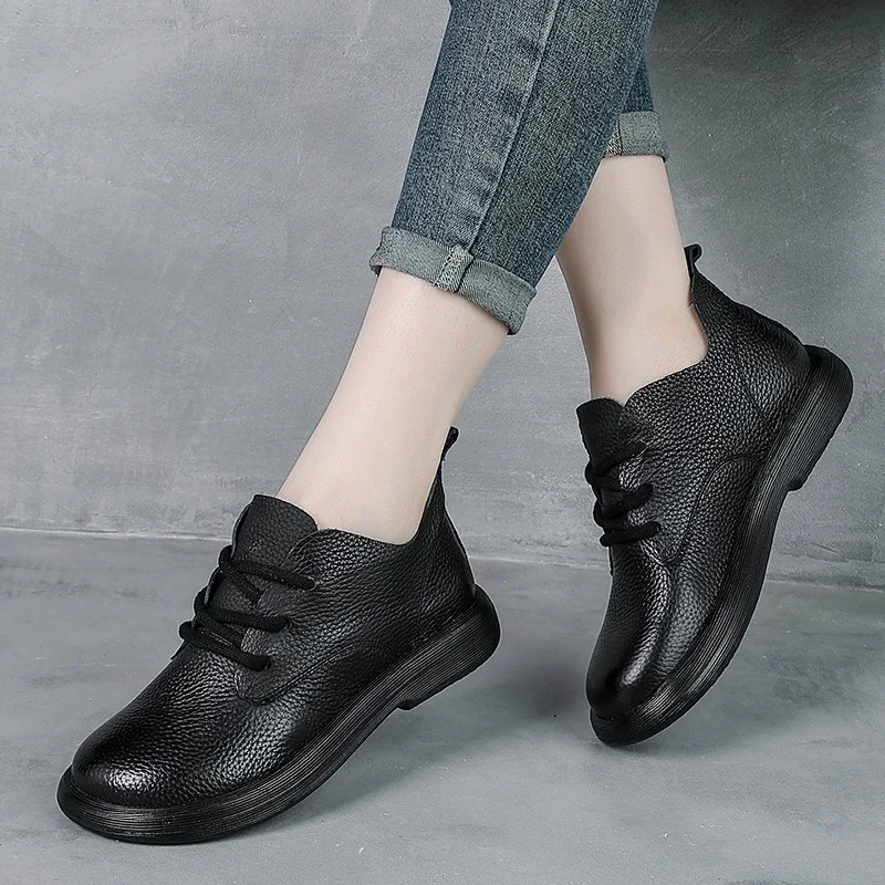 DRKANOL 2026 النساء أحذية الخريف الشتاء أفخم حقيقية جلد البقر لينة الراحة الشقق كعب قصير حذاء من الجلد السيدات أحذية دافئة