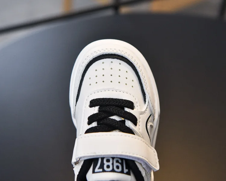 2026 Kinder-Sneaker: Modisches Design, Weiß, Rutschfest, Freizeitschuhe für Jungen und Mädchen, Atmungsaktive Turnschuhe, Kleinkinder-Outdoor-Schuhe – Detail 24