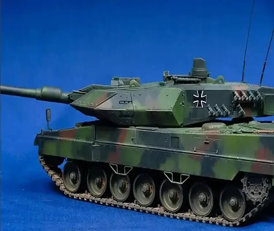 Hobbyboss 82403 1/35 독일 Leopard 2 A6EX 탱크 조립 모델 구축 키트 성인용 취미 장난감 컬렉션