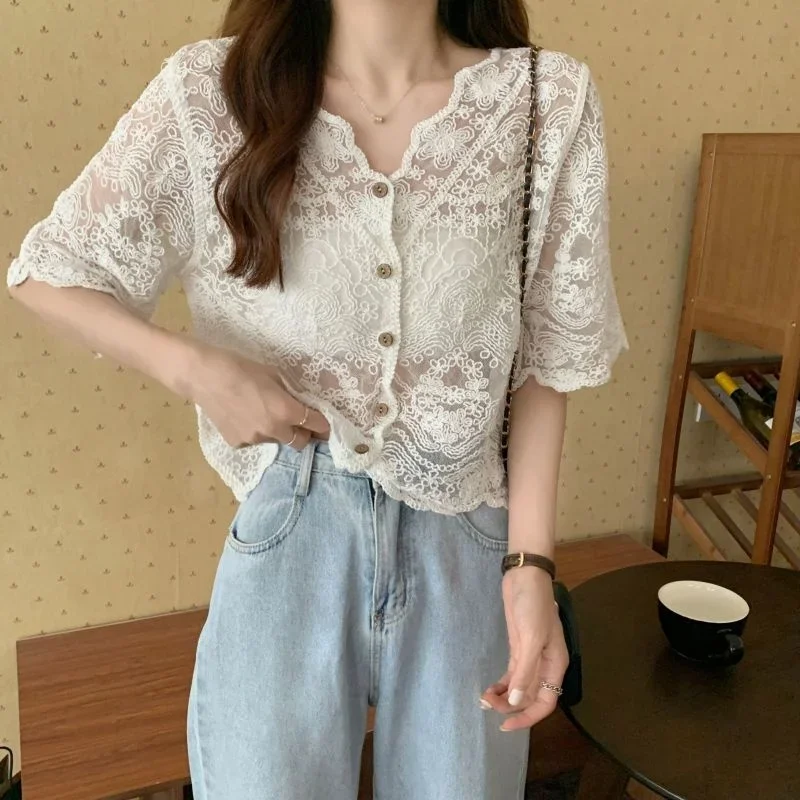 Lace Shawl Women\'s Summer Coat Thin Short Cardigan Loose Vintage Clothes for Women Tops Shirts Blouses