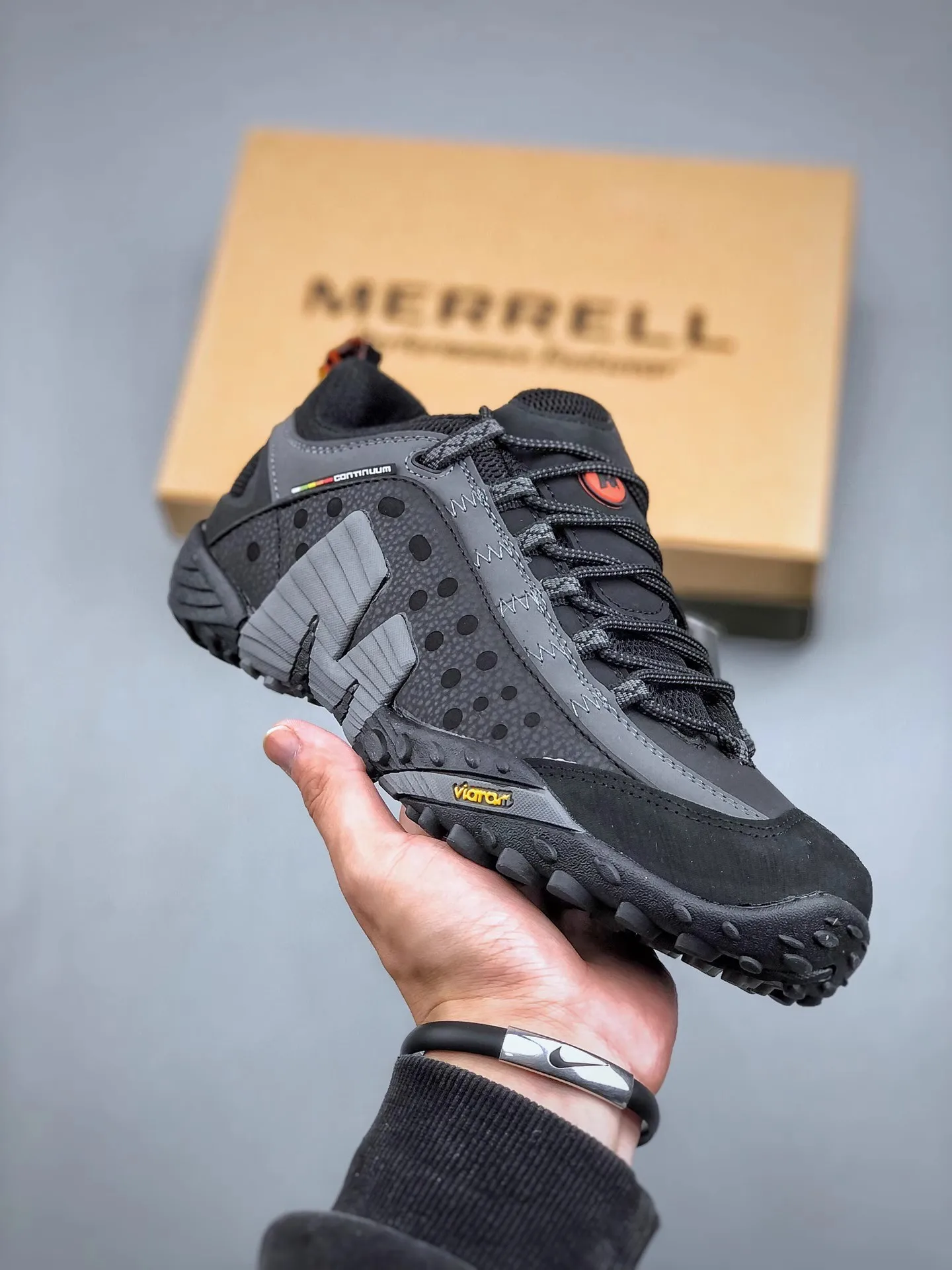 

Merrell Men's Outdoor Mountaineering Shoes Autumn and Winter Anti slip and Wear resistant Hiking Shoes Fashion Low Top Casual