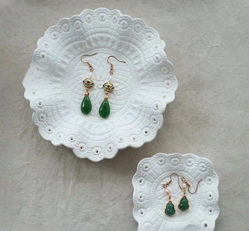 

Jewelry Display Stand Ins Wind White Plaster Lace Tray Earrings Necklace Jewelry Storage Jewelry Display Props