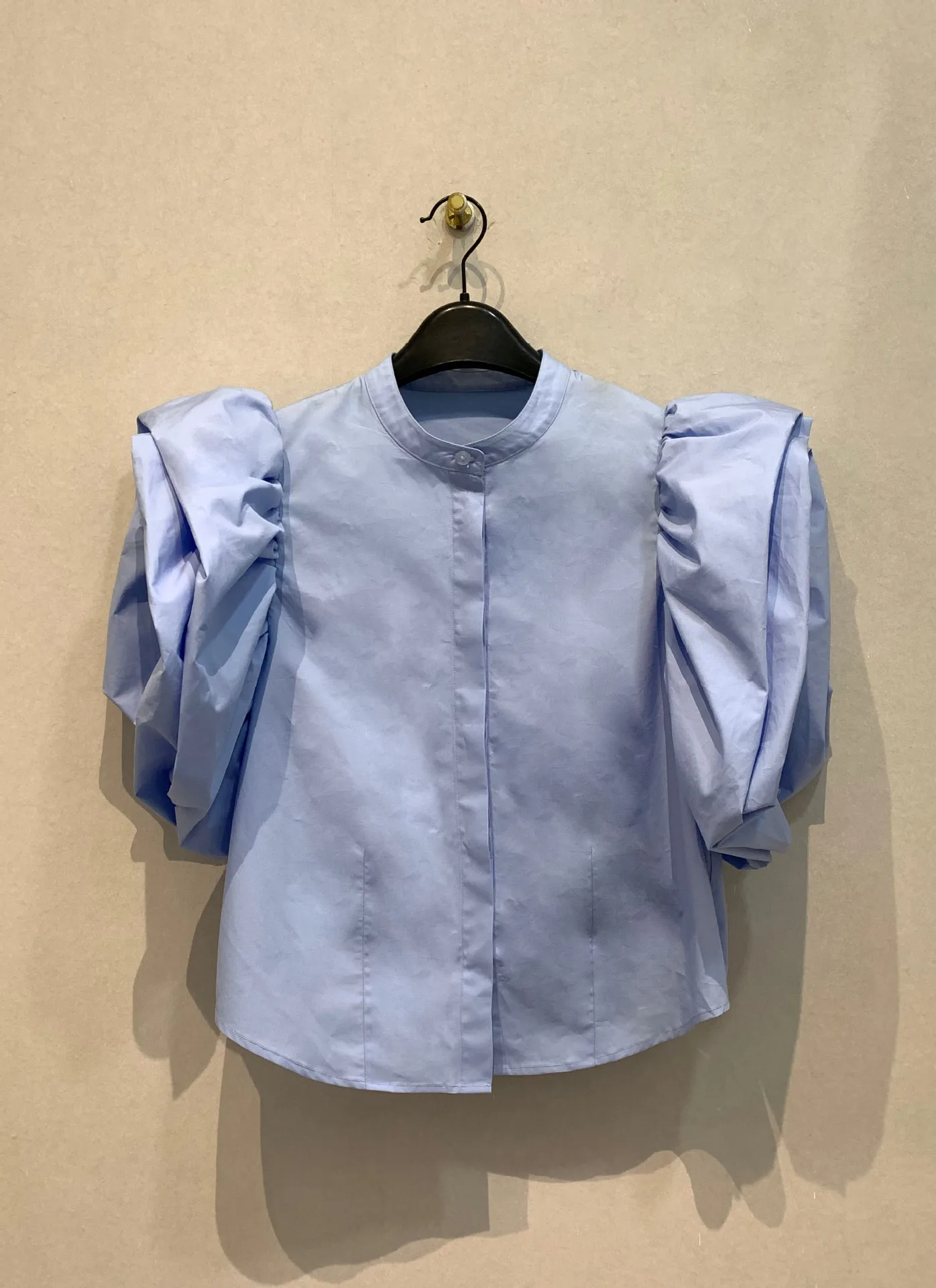 

Kuzuwata Trend Personalized Solid Simple Crop Top Elegant Loose French Irregular Short Shirt Japan Slim Bud Minority Women Shirt