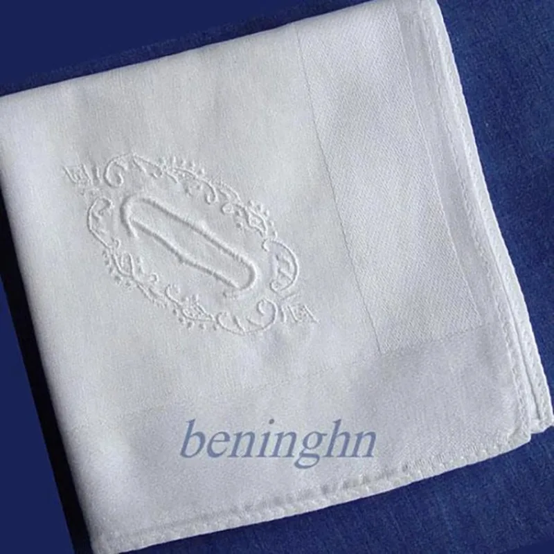 Fazzoletto con alfabeto semplice in stile europeo (D, F, T, Q, G) Fazzoletto bianco in cotone ricamato tridimensionale fatto a mano