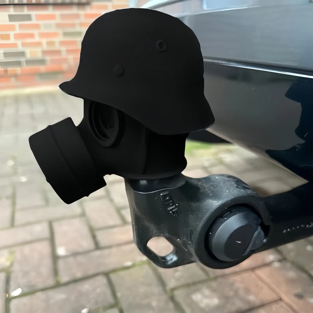 Car Trailer Hook Cover Plastic 3D Gas Mask Helmet Protective Dust Plug for Car Coupling To Prevent Rusting of The Receiving Pipe