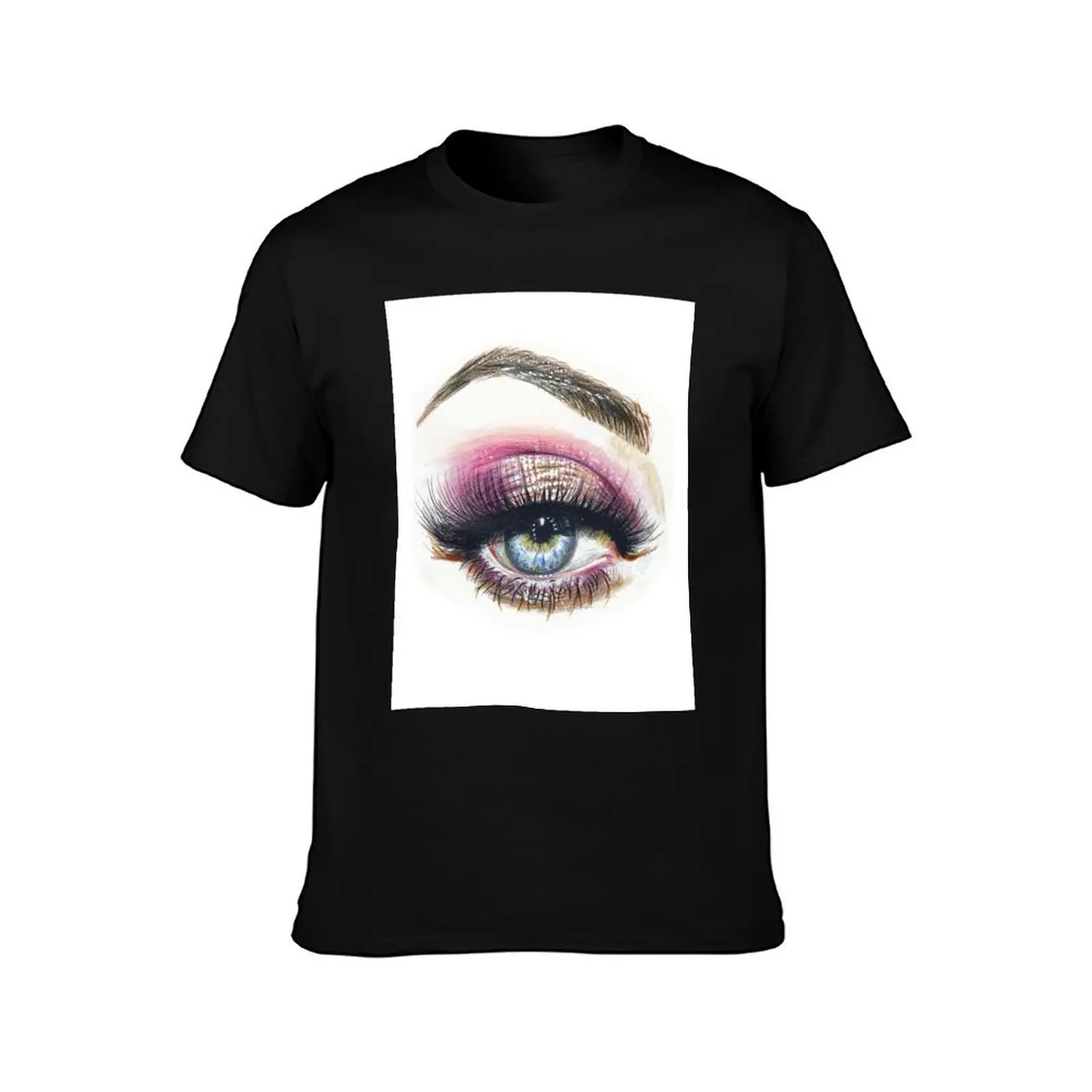Beautiful colorful realistic eye with detailed iris & long dramatic eyelashes. T-Shirt Casual Trendy Short Sleeve T-Shirt