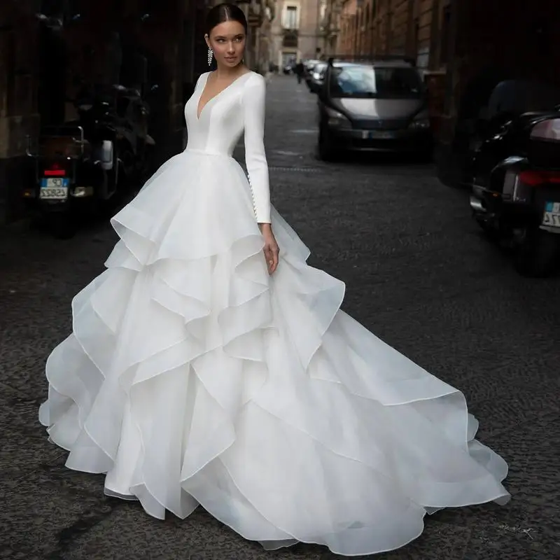 Romantische EINE Linie Hochzeit Kleid Anmutigen V Neck Rüschen Langarm Gericht Zug Prinzessin Braut Kleid Plus Größe