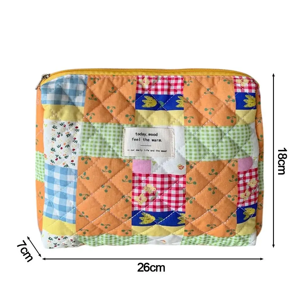 Korean Quilted Fresh Flowers Makeup Bag For Women Portable Toilet Bag Female Handbags Floral Organizers Storage Cosmetics Pouch