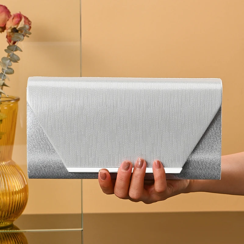 

New elegant and sophisticated evening bag for socialites fashionable chain single-shoulder bag and graceful evening gown clutc