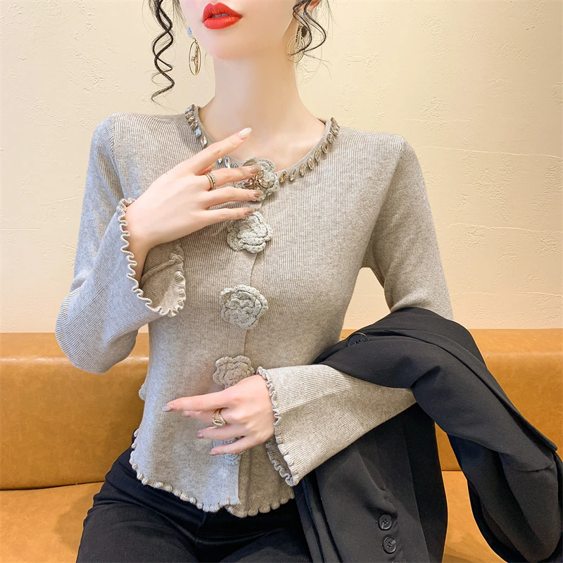 2025,New,European,Clothes,Fall,Winter,Knitted,Sweater,Women,Fashion,Sexy,Three-dimensional Rose,Diamonds,Tops,Flare Sleeve,41180