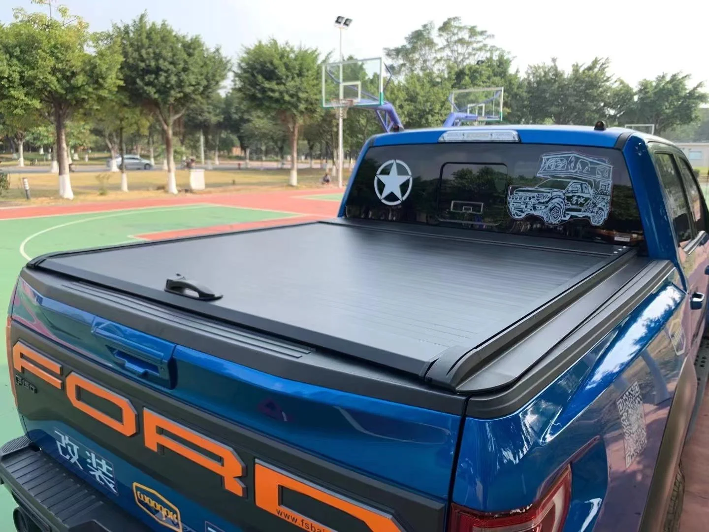 Pickup Truck  Retractable Truck Bed Covers Manual Roller Shutter Lid  Tonneau Cover for Volk- swagen Amarok 2017+