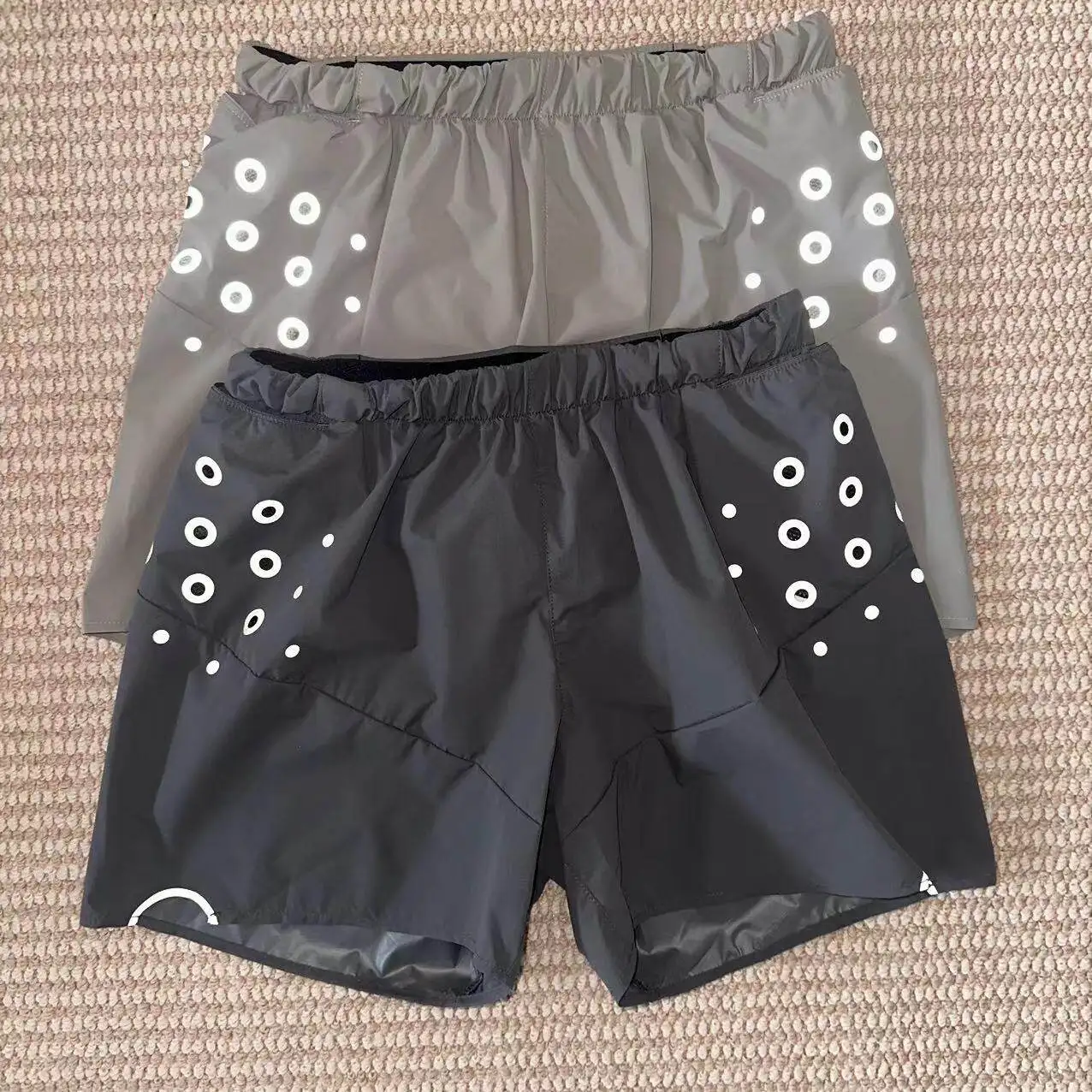 Outdoor Perforated Lightweight and Unconstrained Quick Drying Elastic Sports Shorts for Men