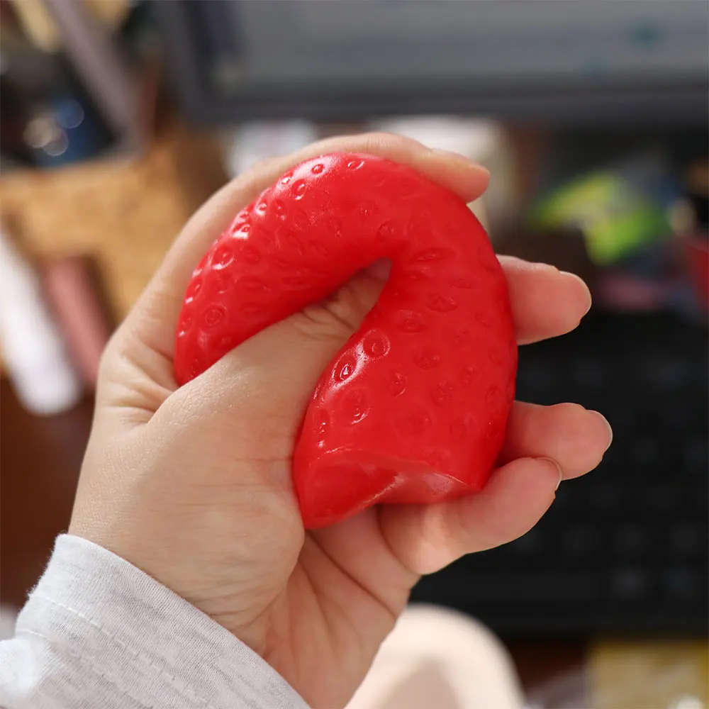 Interesting Simulation Strawberry Squeeze Silicone TPR Strawberry Pinch Novelty Soft Cartoon Fidget Practical Jokes