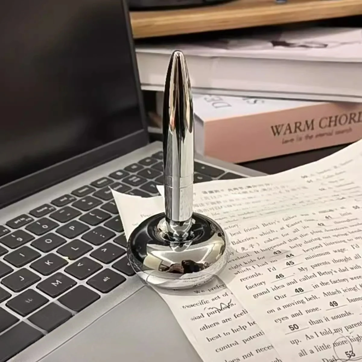 Magnetic Levitation Pen, Black Technology Ornament, Student Business Office Gift, High-end Sense, Niche, Strange and Peculiar