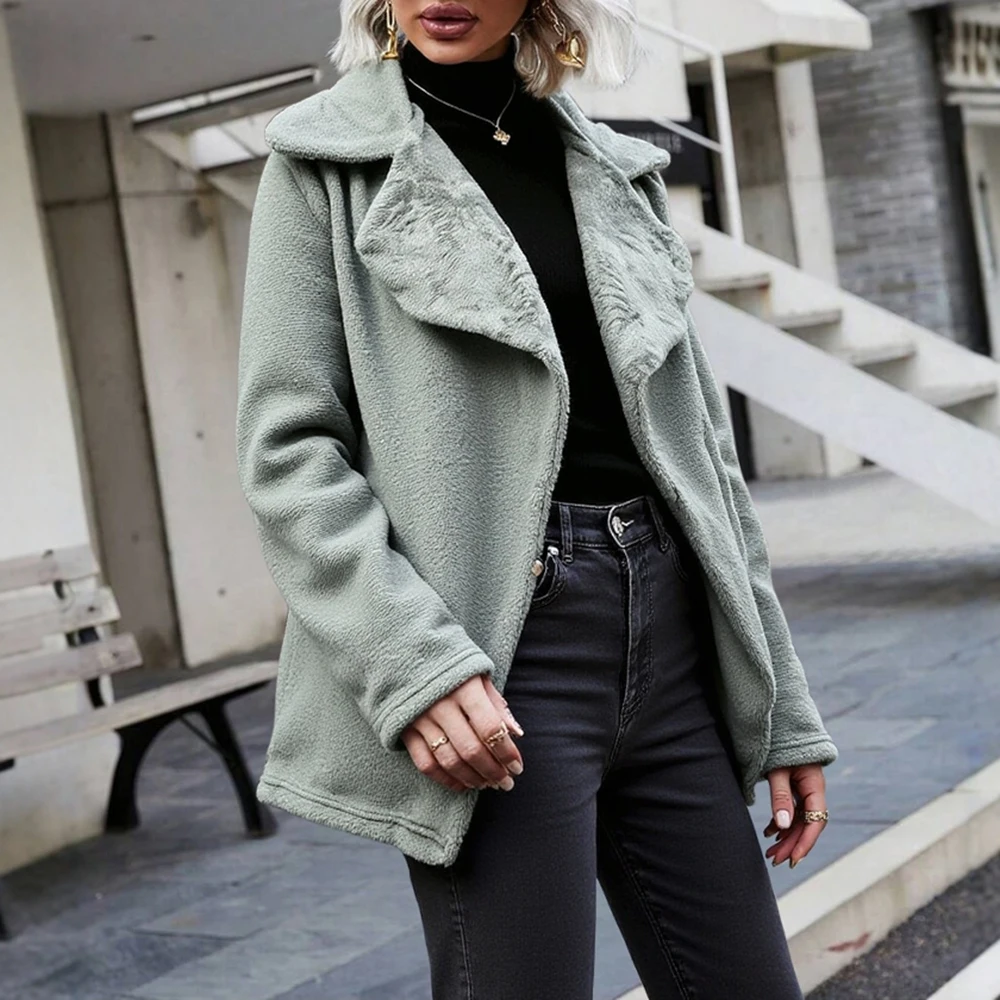 

2025 Women's Autumn Winter Fashion Essential Plain Chic Lapel Coat in Plush Faux Fur with Long Sleeve for Urban Elegance