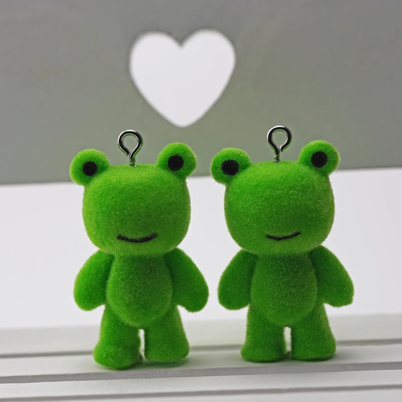 30pcs Kawaii 3D Flocking Resin Animal Charms cartoon Frog Miniature Dolls Keychain Necklace Pendant DIY Crafts Jewelry Make