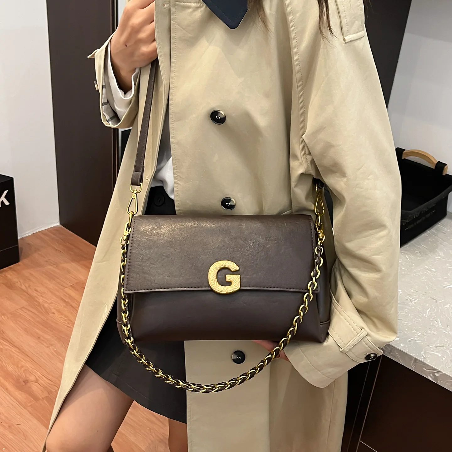 

Retro Classic Fashion Oblique Span Bag, Large Capacity Simple Women's Bag, Temperament Versatile Handbag