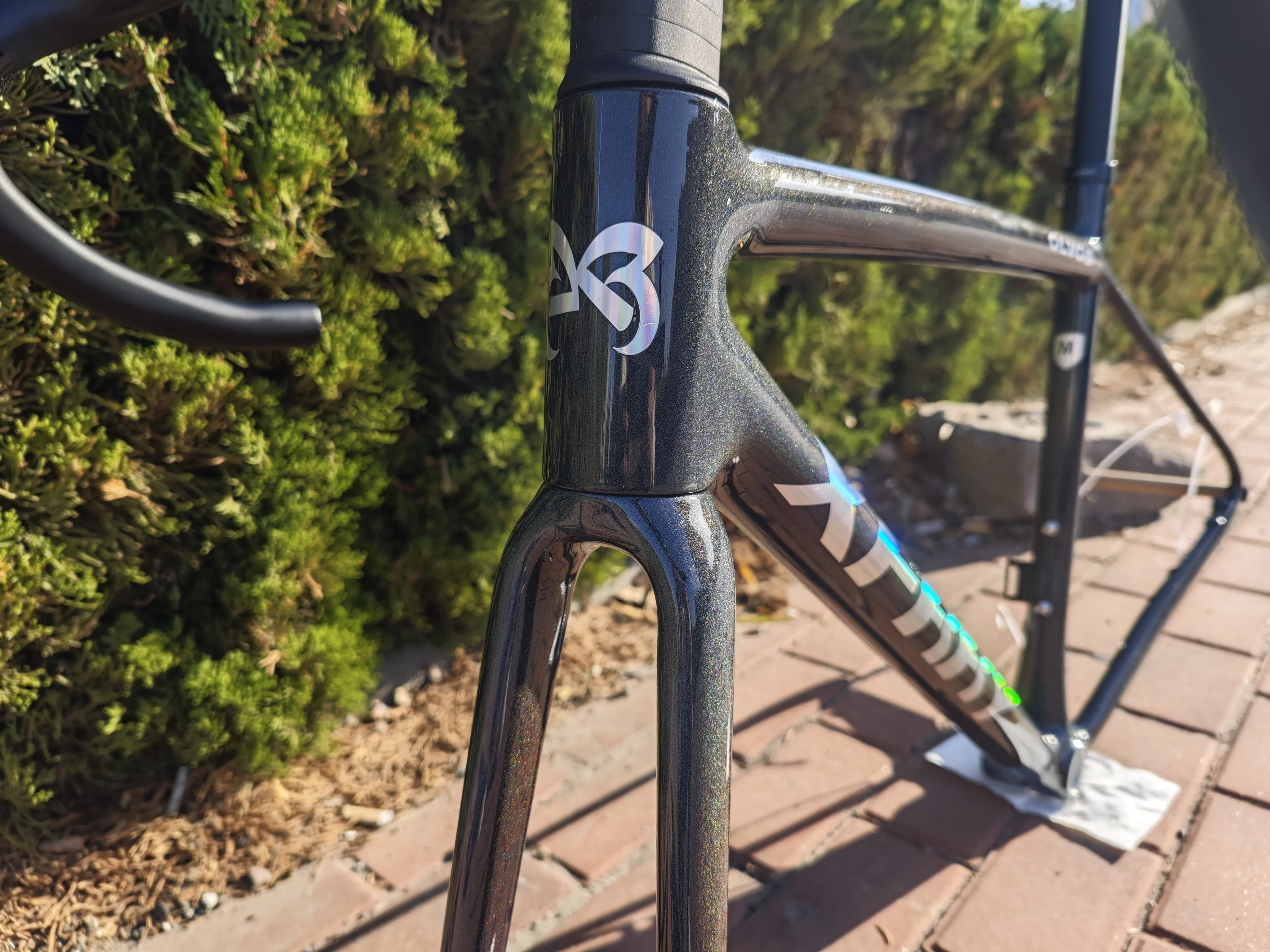 XFRRY 2025 جديد الطريق دراجة الكربون الإطار شقة جبل القرص نظيفة التوجيه الخيوط BB 700C مكبح قرصي الطريق دراجة إطارات الكربون