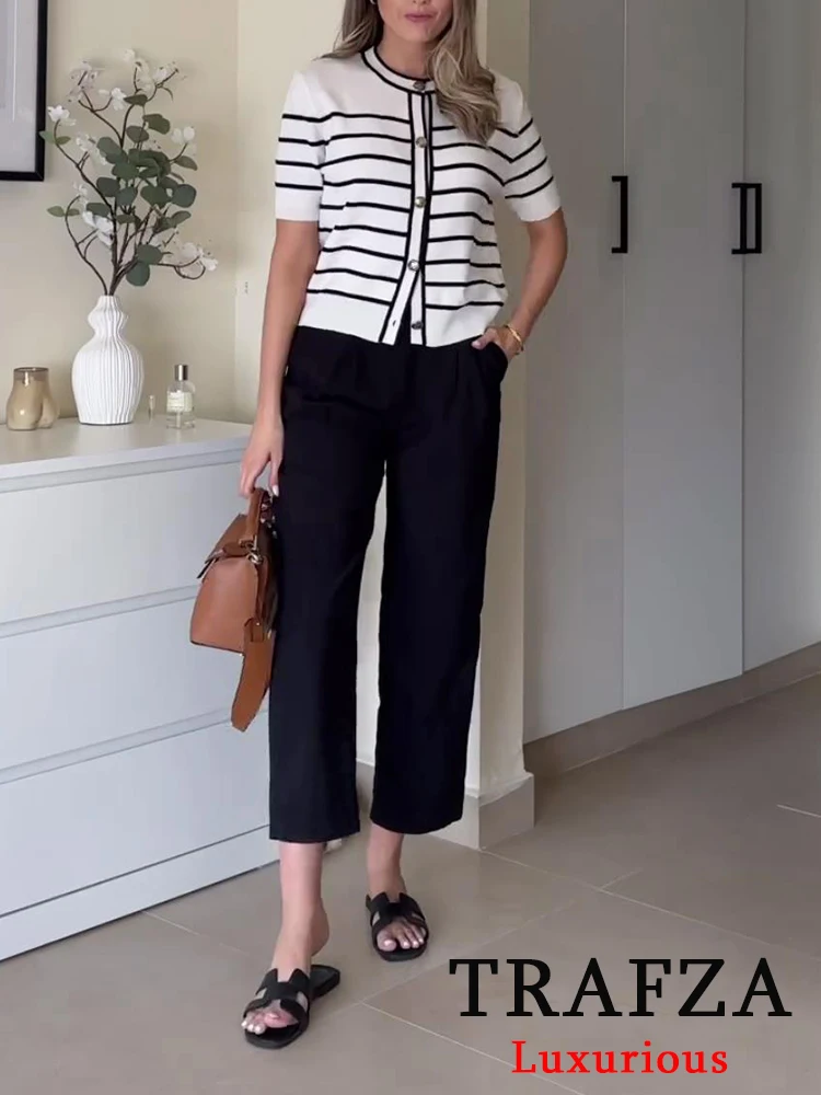 TRAFZA Vintage Casual Chic Women Top Striped Single Breasted O-Neck Half Sleeve Knitted Top New Fashion 2024 Summer Holiday Top