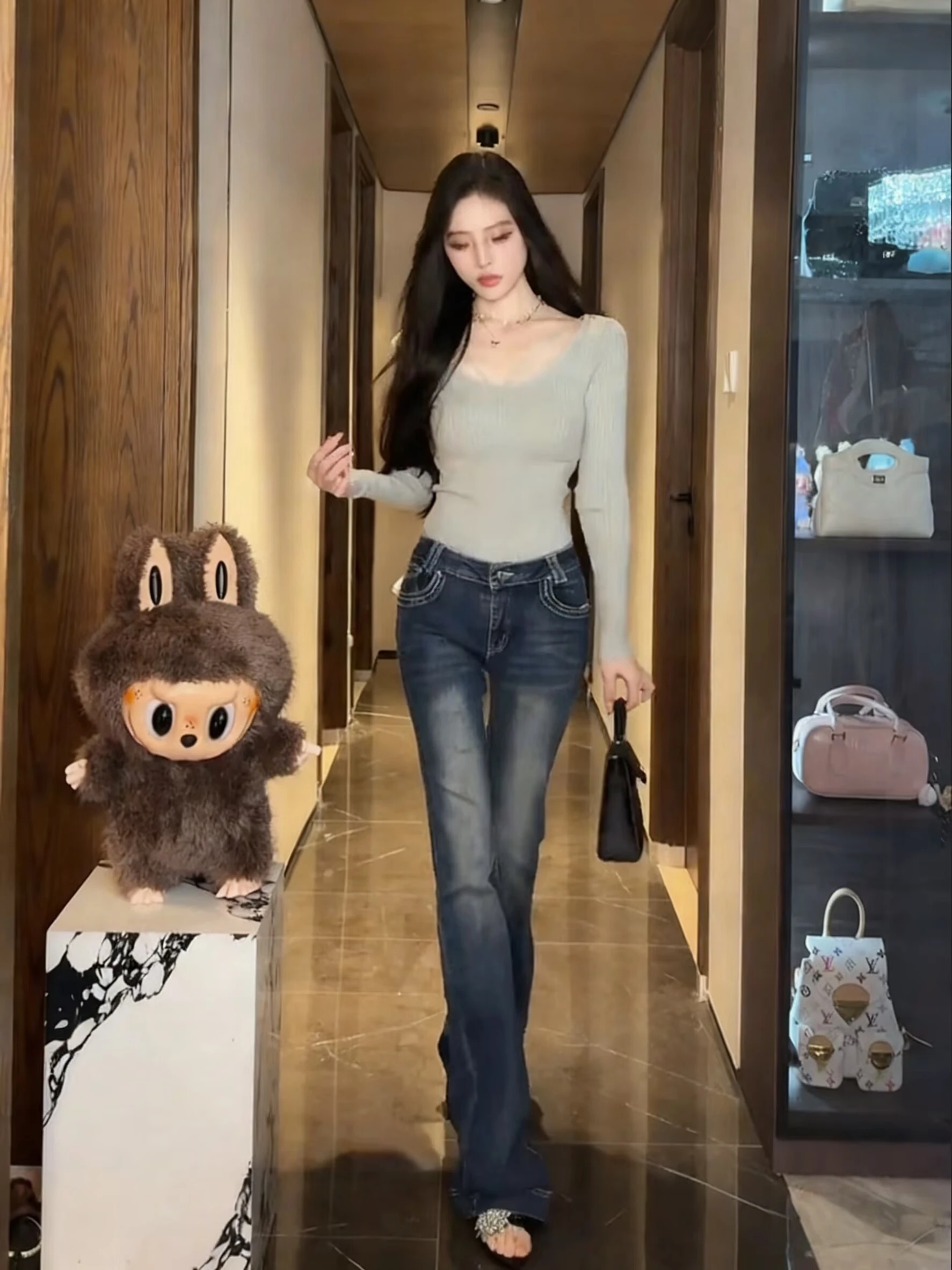 

Женские джинсы с низкой посадкой, вышивкой и расклешенными штанинами, облегающие, из эластичного хлопкового денима, микро-клеш, повседневные, для осени