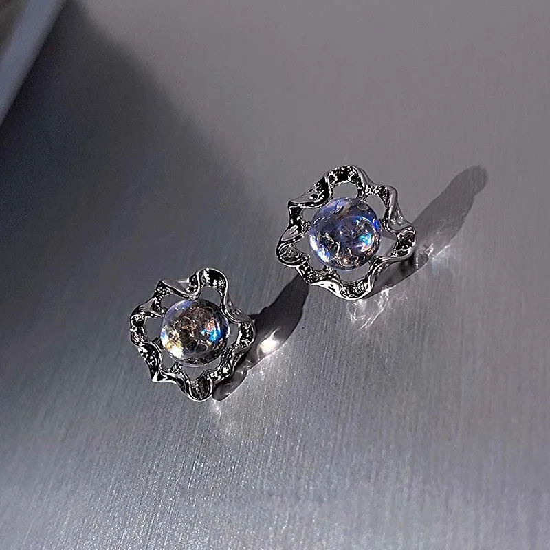 أقراط Kpop فضية اللون متدرجة بشكل غير منتظم مرصعة بالكريستال للسيدات أقراط مجوهرات للحفلات الجمالية Harajuku أقراط كورية هدية