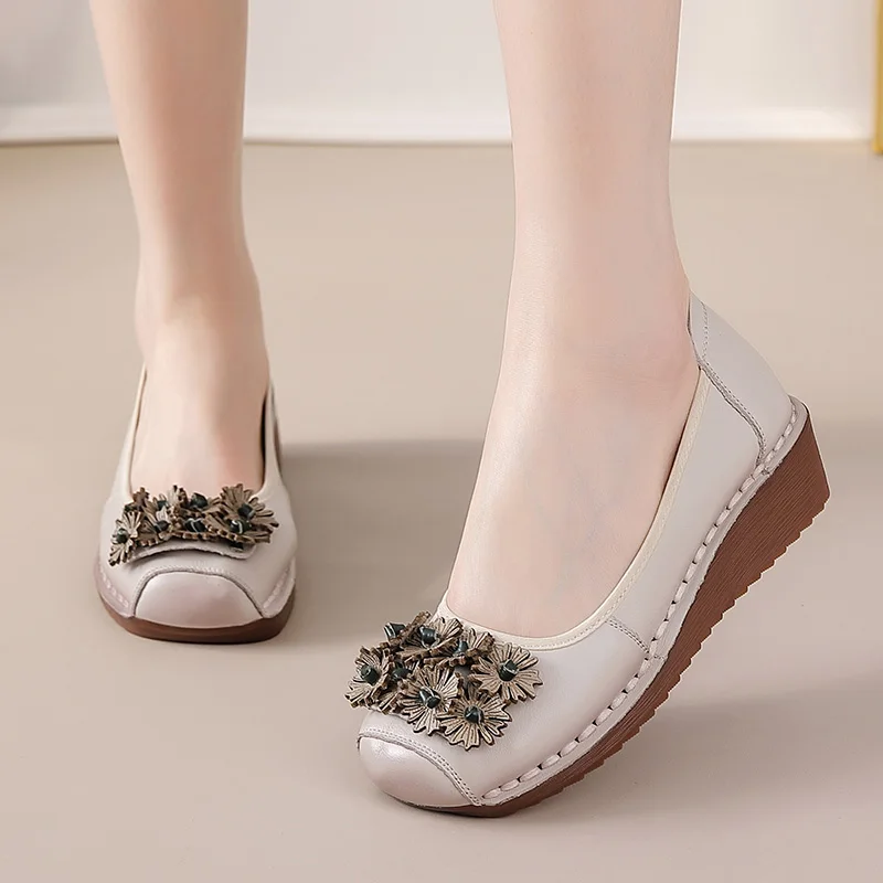 

New Wedged Flats Women Luxury Flower Genuine Leather Loafers Woman Vintage Slip On Shoes Ladies Elegant Moccasins Flower Fats