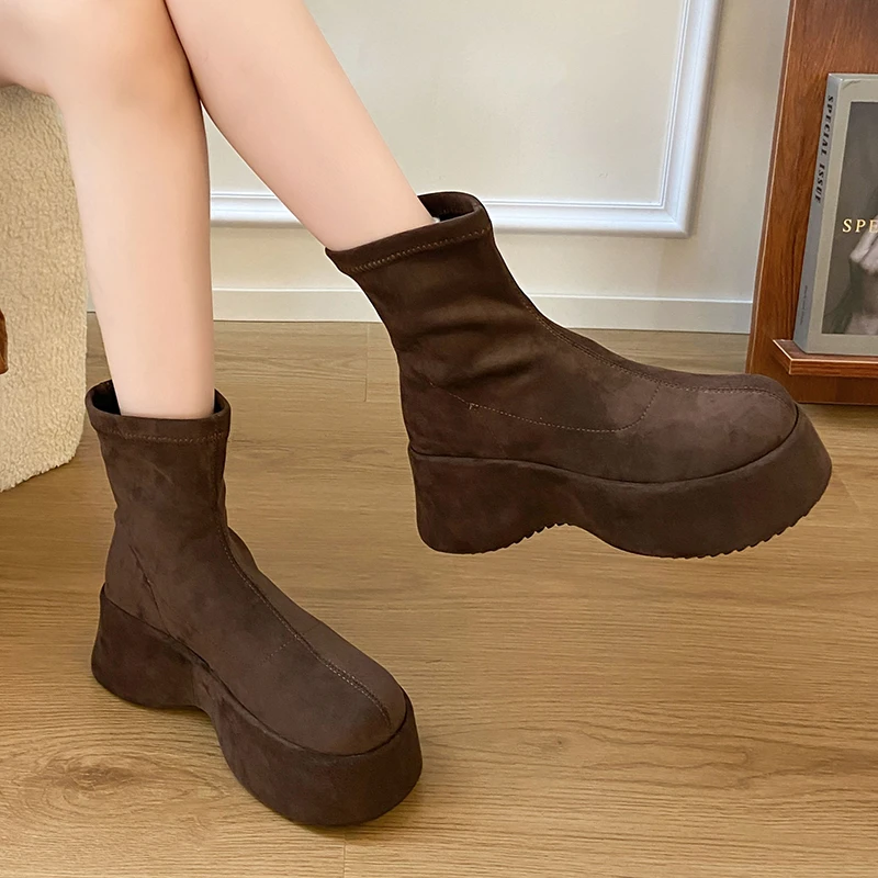 

Женские ботильоны на танкетке, обувь на платформе, зимняя теплая нескользящая обувь, модельные элегантные женские туфли-лодочки в стиле ретро, новинка 2023 года, тренд Femme